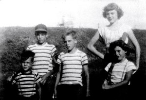 From Left to Right: John, Larry, Tom, Shari, and Nicki Shellenberger (Author photo) 